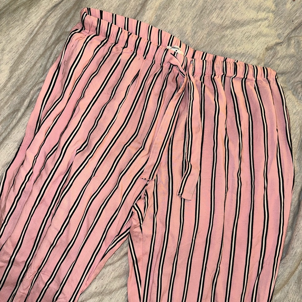 Forever 21 pink striped pajama pants. Brand new (without tag). Size Small